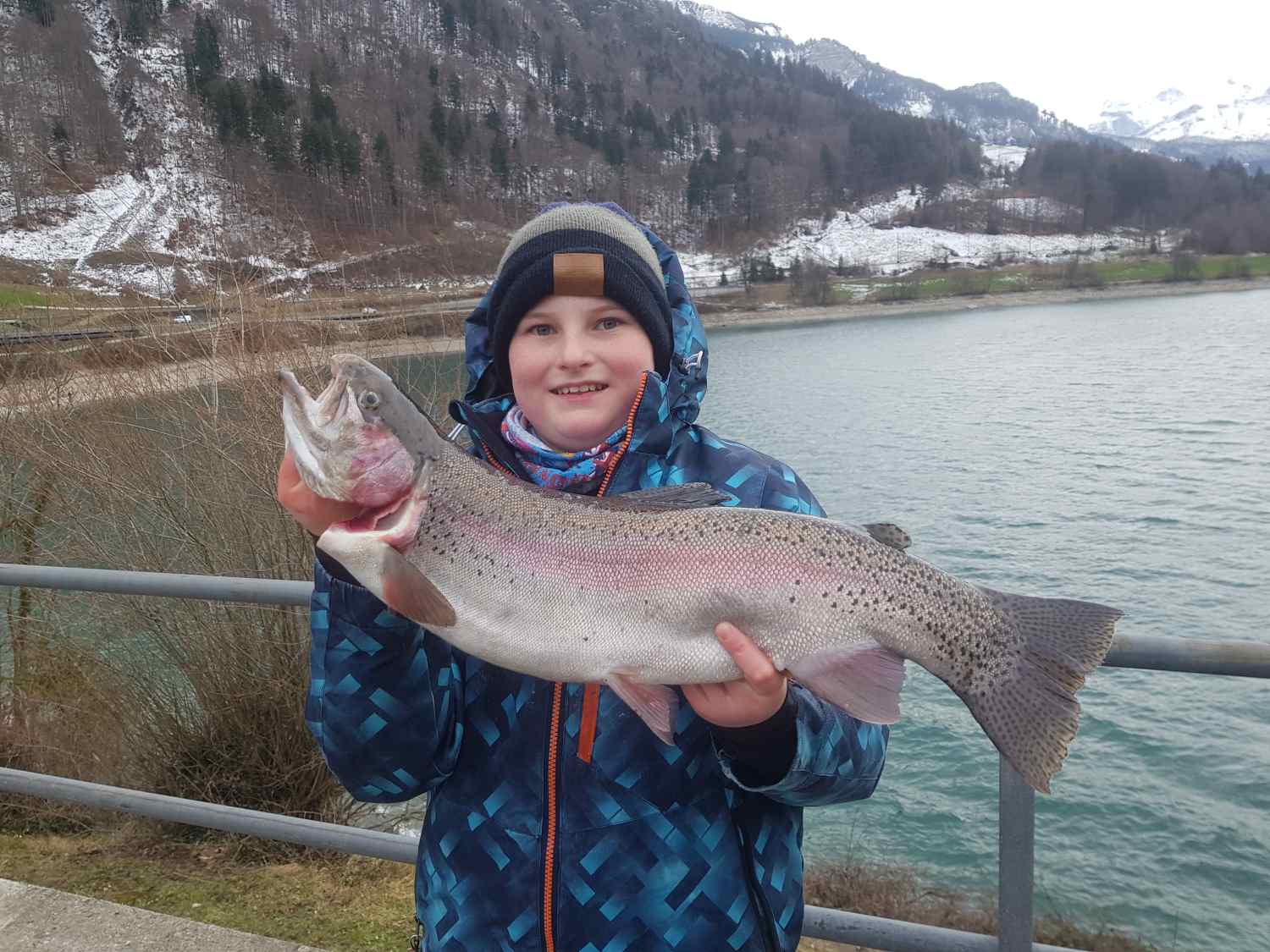 03.02.2023 Rafael Andermatt Regebogenforelle 61 cm 2.94kg