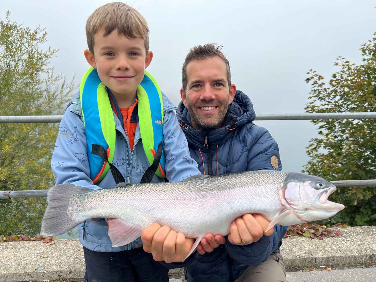 08.10.2025 Marvin und Andreas Beck Regenbogenforelle 57cm 2.05kg