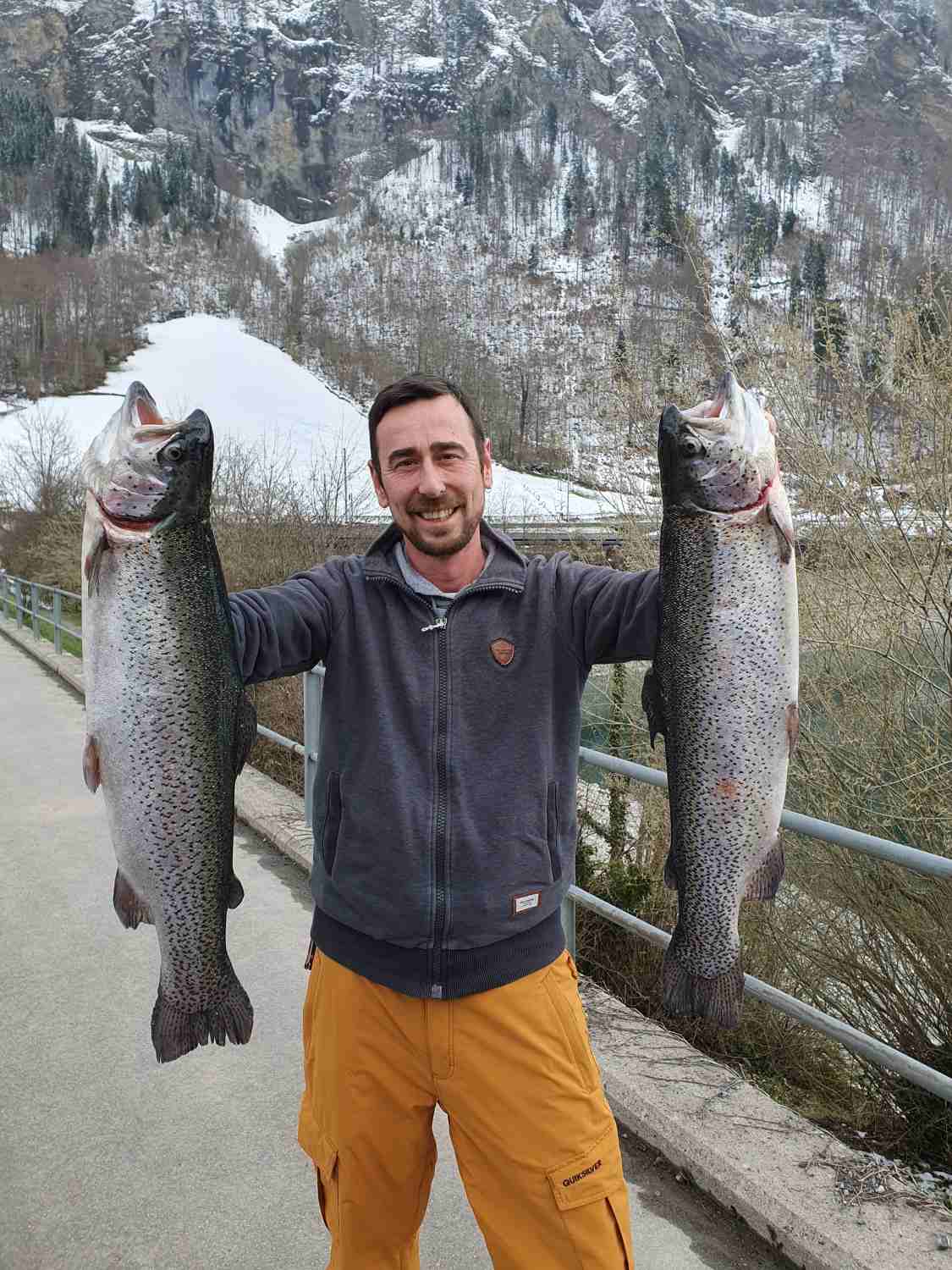 01.04.2026 Carlo Deiringer Regenbogenforellen 64cm, 63cm 2.78kg, 2.56kg