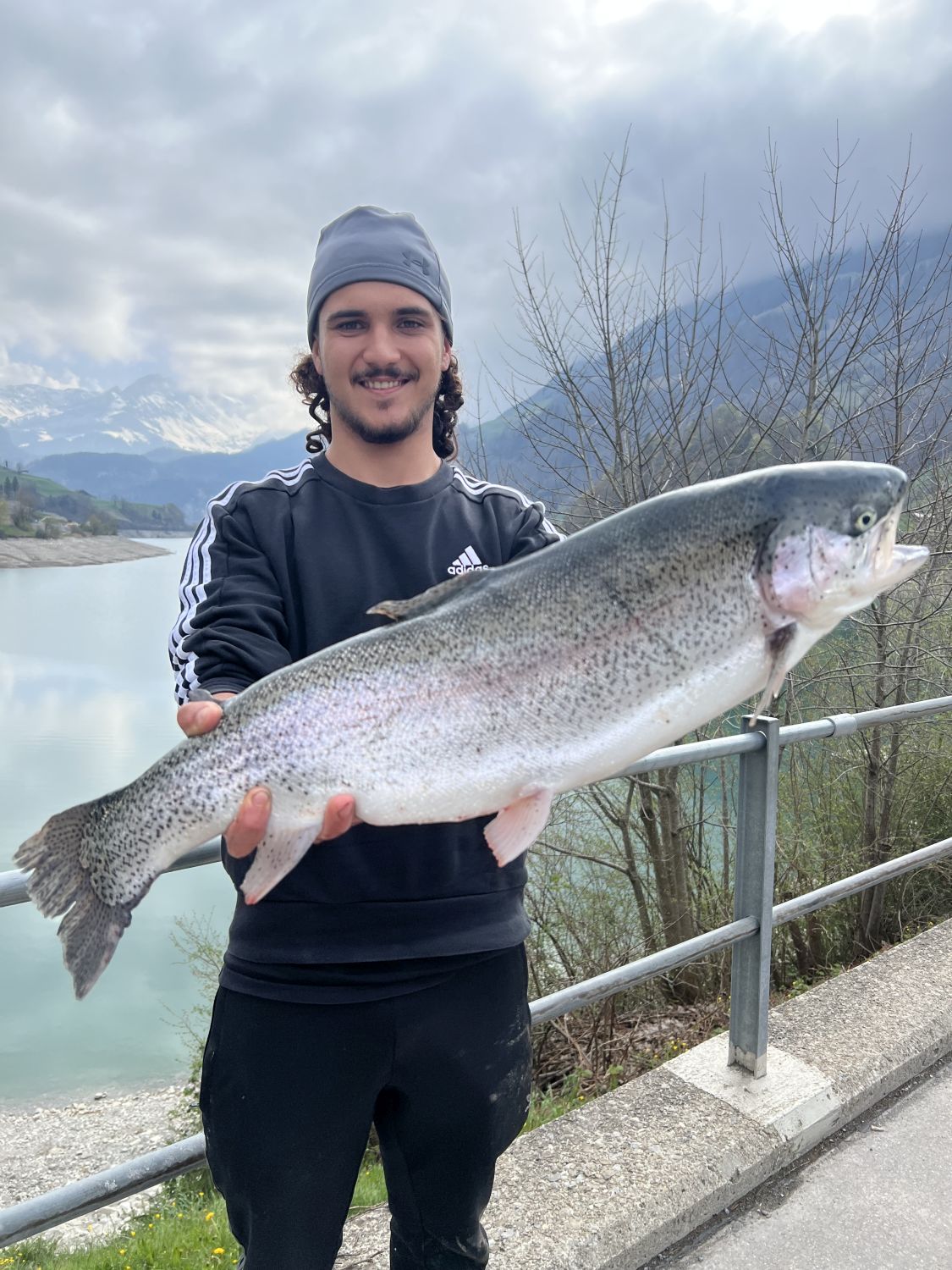 16.04.2026 David Dos Santos Regenbogenforelle 69cm 4.2kg